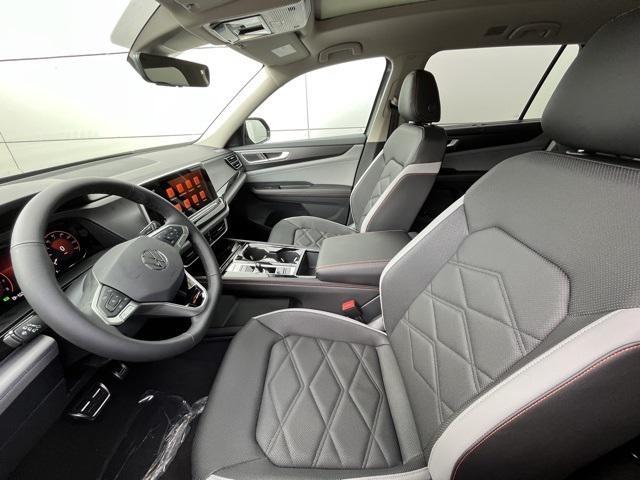 Photo of 2025 Pure Gray Volkswagen Atlas