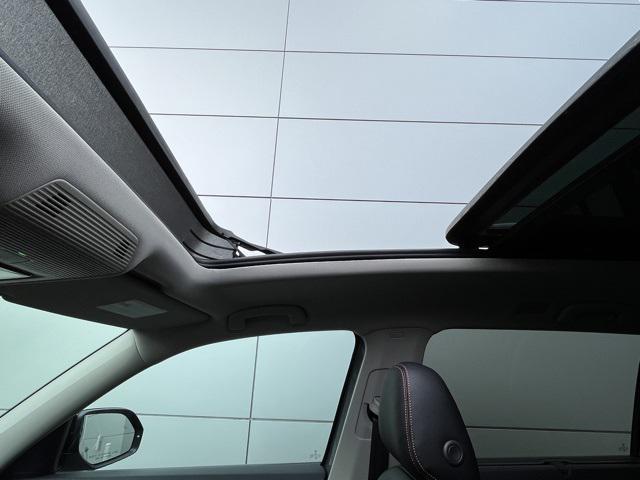 Photo of 2025 Pure Gray Volkswagen Atlas