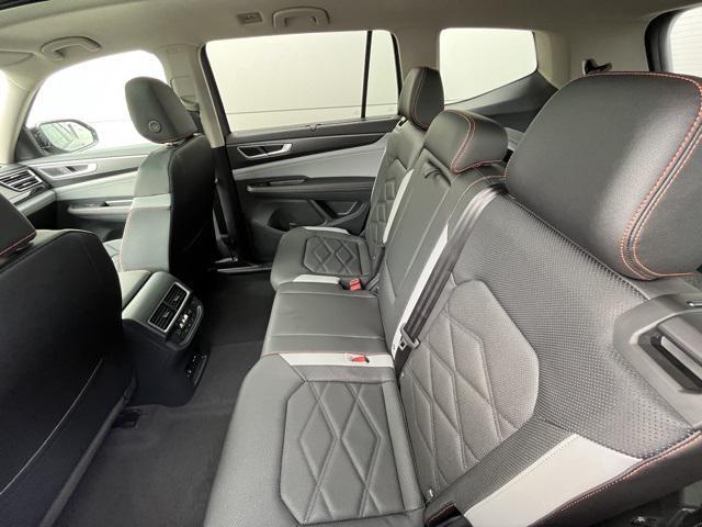 Photo of 2025 Pure Gray Volkswagen Atlas