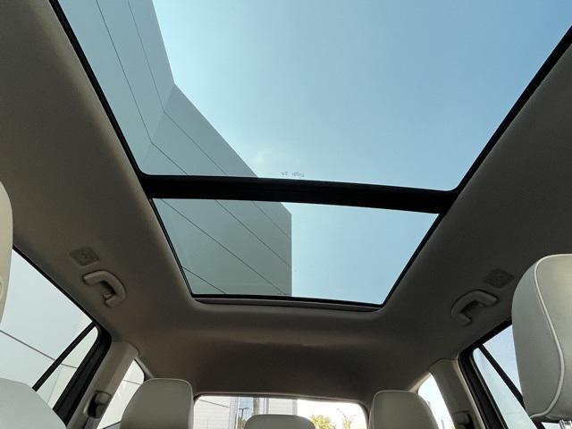 Photo of 2024 Platinum Gray Metallic Volkswagen Atlas