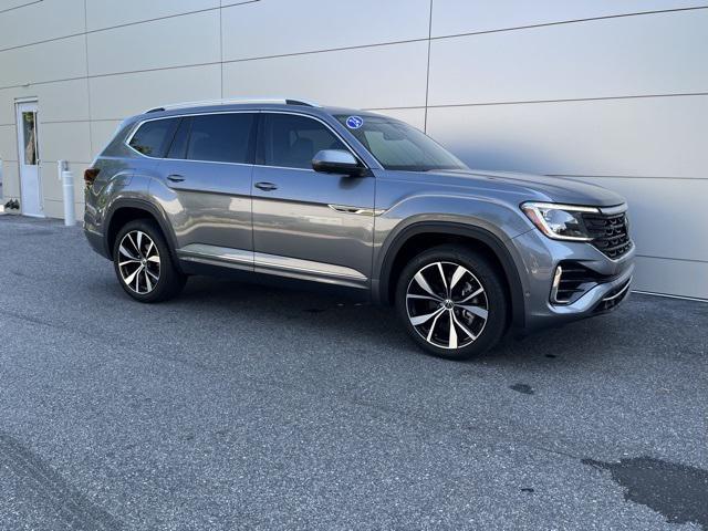 Photo of 2024 Platinum Gray Metallic Volkswagen Atlas