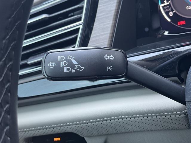 Photo of 2024 Platinum Gray Metallic Volkswagen Atlas