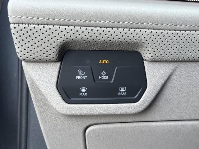 Photo of 2024 Platinum Gray Metallic Volkswagen Atlas