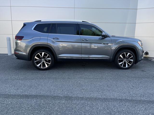 Photo of 2024 Platinum Gray Metallic Volkswagen Atlas