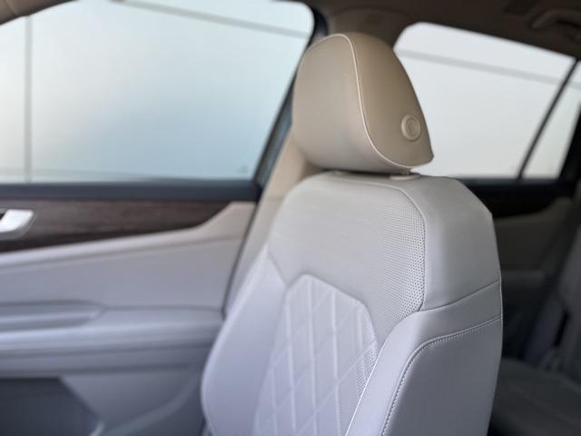 Photo of 2024 Platinum Gray Metallic Volkswagen Atlas