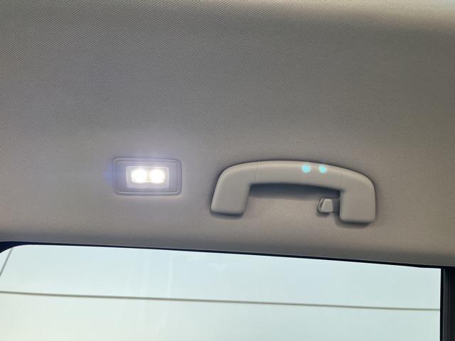 Photo of 2024 Platinum Gray Metallic Volkswagen Atlas