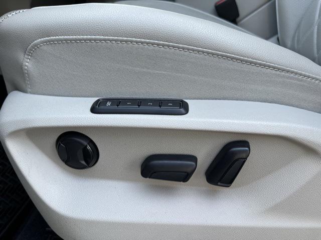 Photo of 2024 Platinum Gray Metallic Volkswagen Atlas