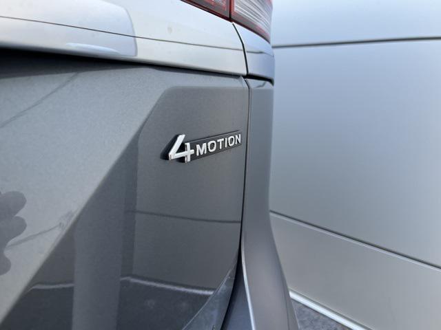 Photo of 2024 Platinum Gray Metallic Volkswagen Atlas