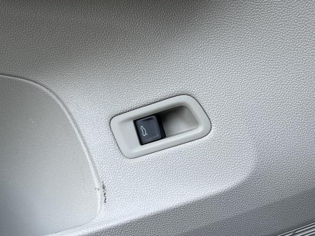 Photo of 2024 Platinum Gray Metallic Volkswagen Atlas