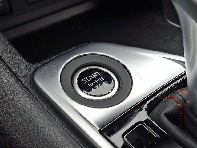 Photo of 2025 Aspen White Tricoat/Super Black Nissan Sentra
