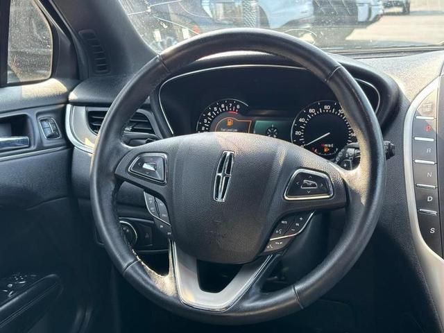 Photo of 2016 Midnight Sapphire Metallic Lincoln MKC