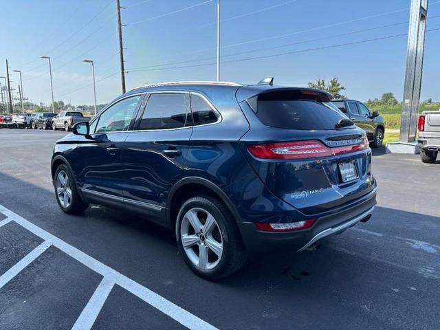 Photo of 2016 Midnight Sapphire Metallic Lincoln MKC