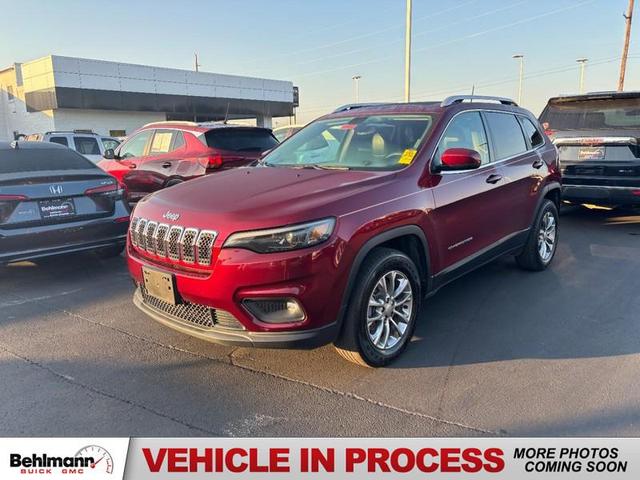 Photo of 2019 Velvet Red Pearlcoat Jeep Cherokee