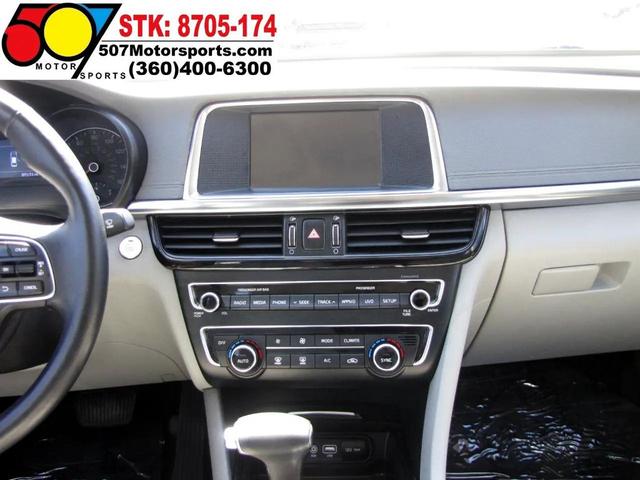Photo of 2017 Gray Kia Optima