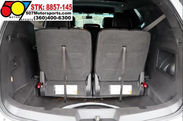 Photo of 2015 White Ford Explorer