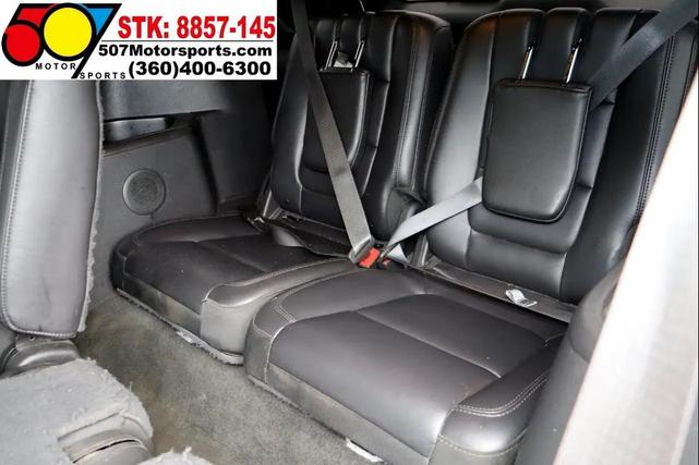 Photo of 2015 White Ford Explorer