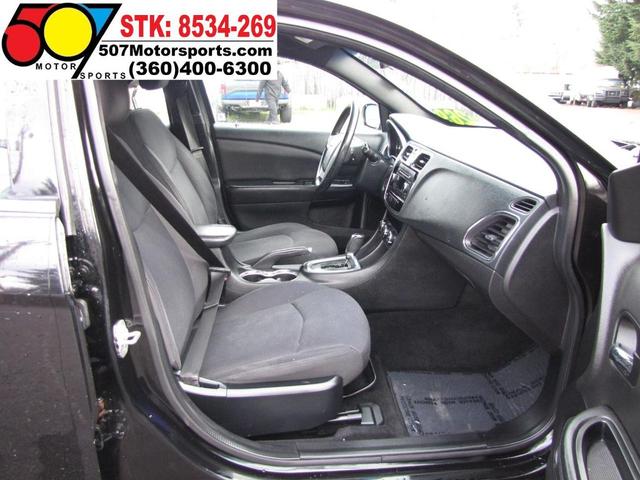 Photo of 2013 Black Clearcoat Chrysler 200