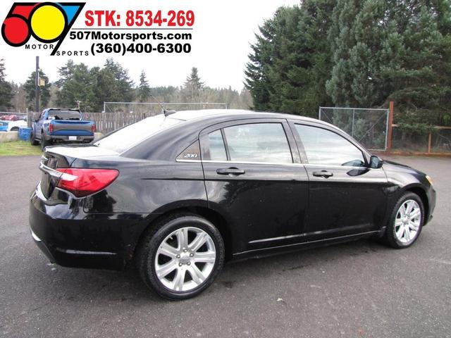 Photo of 2013 Black Clearcoat Chrysler 200