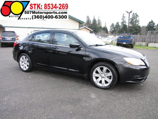 Photo of 2013 Black Clearcoat Chrysler 200