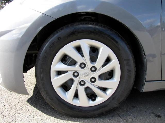 Photo of 2019 Gray Hyundai ELANTRA
