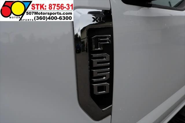 Photo of 2019 Oxford White Ford F-250