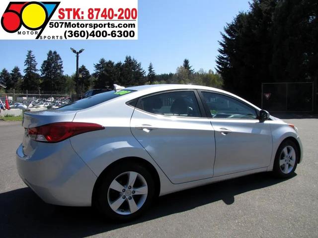 Photo of 2013 Radiant Silver Hyundai ELANTRA
