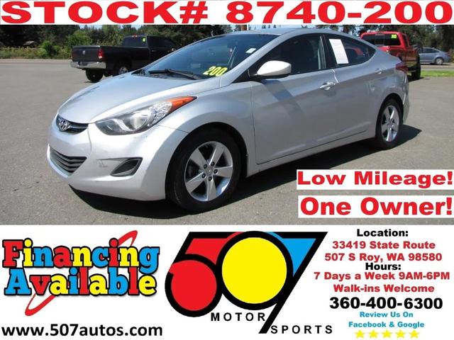 Photo of 2013 Radiant Silver Hyundai ELANTRA