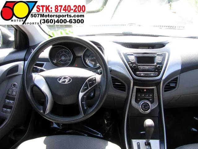 Photo of 2013 Radiant Silver Hyundai ELANTRA