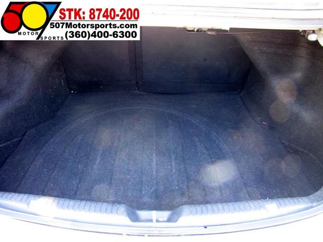 Photo of 2013 Radiant Silver Hyundai ELANTRA