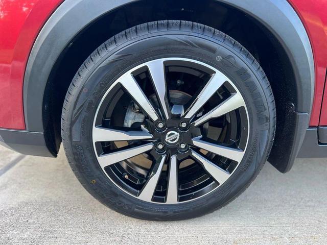 Photo of 2018 Super Black Nissan Kicks