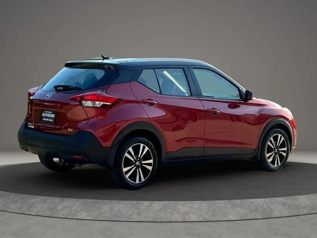 Photo of 2018 Super Black Nissan Kicks