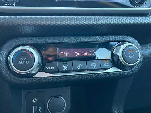 Photo of 2018 Super Black Nissan Kicks