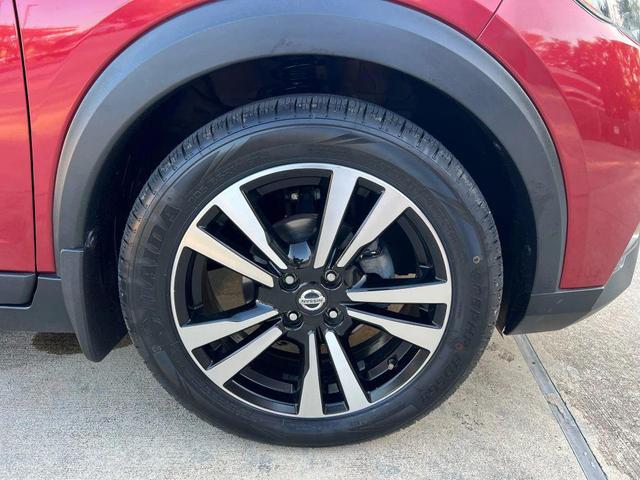 Photo of 2018 Super Black Nissan Kicks