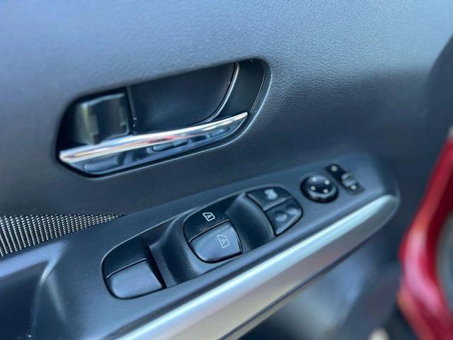 Photo of 2018 Super Black Nissan Kicks