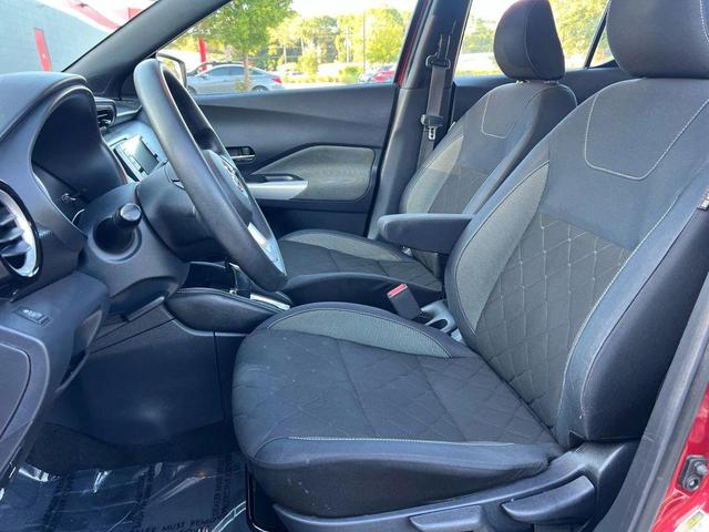 Photo of 2018 Super Black Nissan Kicks