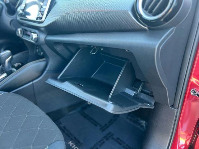 Photo of 2018 Super Black Nissan Kicks