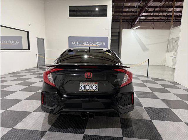 Photo of 2019 Crystal Black Pearl Honda Civic Si