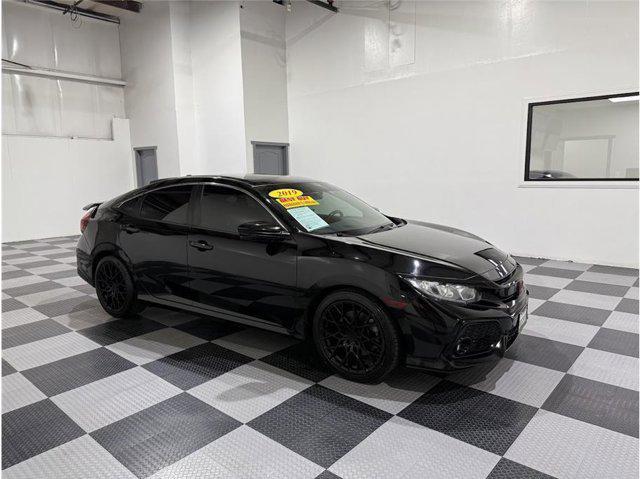Photo of 2019 Crystal Black Pearl Honda Civic Si