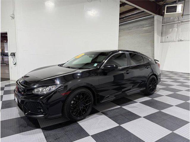 Photo of 2019 Crystal Black Pearl Honda Civic Si