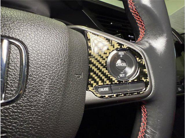 Photo of 2019 Crystal Black Pearl Honda Civic Si