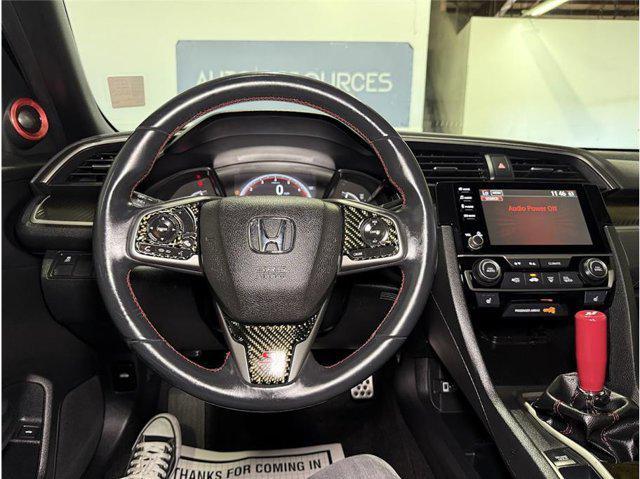 Photo of 2019 Crystal Black Pearl Honda Civic Si