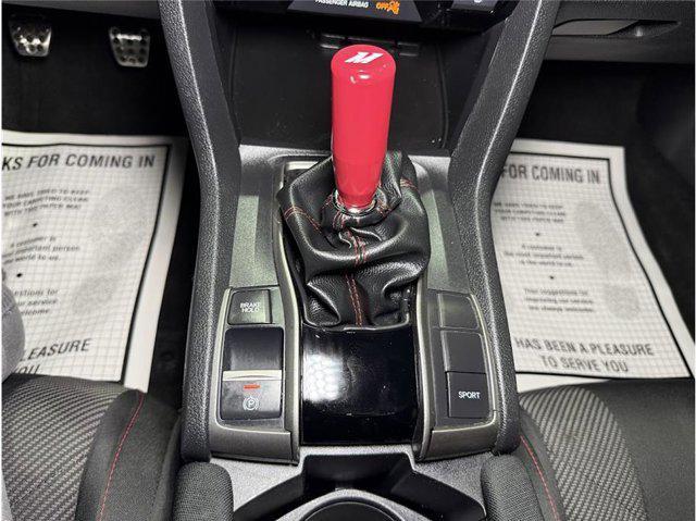 Photo of 2019 Crystal Black Pearl Honda Civic Si