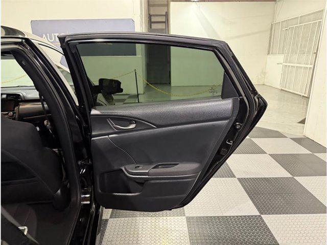 Photo of 2019 Crystal Black Pearl Honda Civic Si