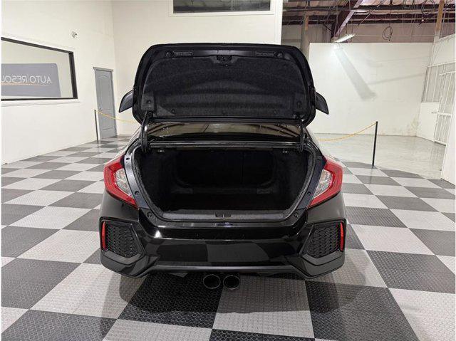 Photo of 2019 Crystal Black Pearl Honda Civic Si