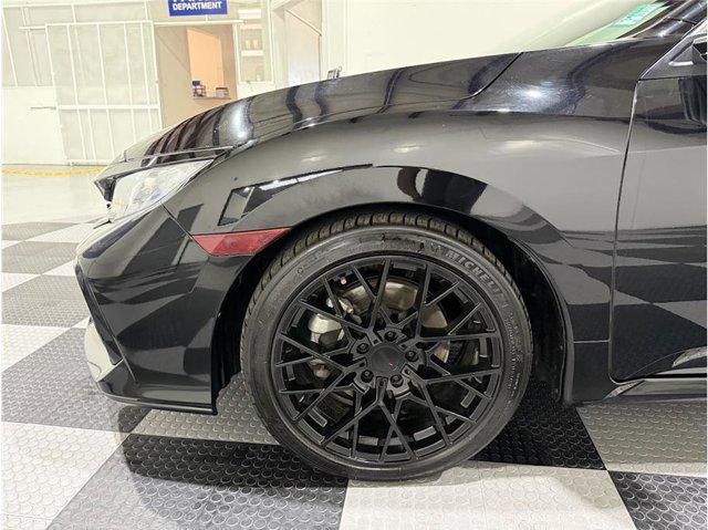 Photo of 2019 Crystal Black Pearl Honda Civic Si