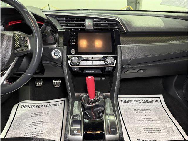 Photo of 2019 Crystal Black Pearl Honda Civic Si