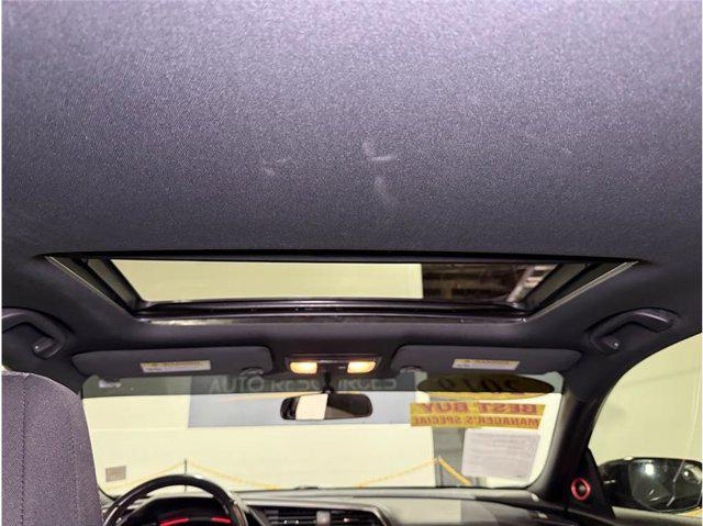 Photo of 2019 Crystal Black Pearl Honda Civic Si