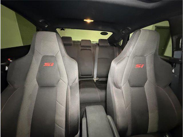 Photo of 2019 Crystal Black Pearl Honda Civic Si