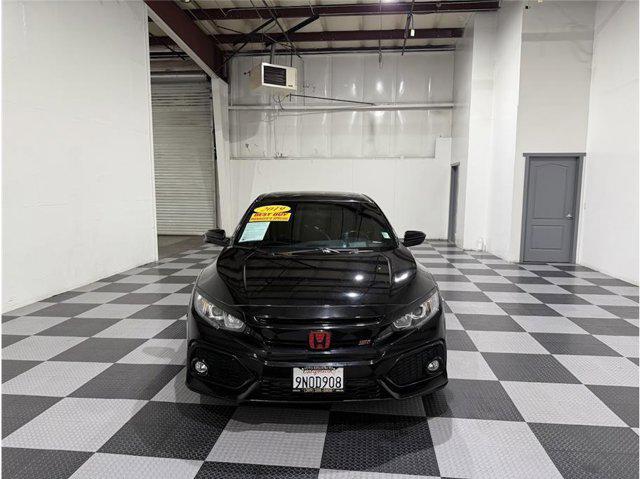 Photo of 2019 Crystal Black Pearl Honda Civic Si