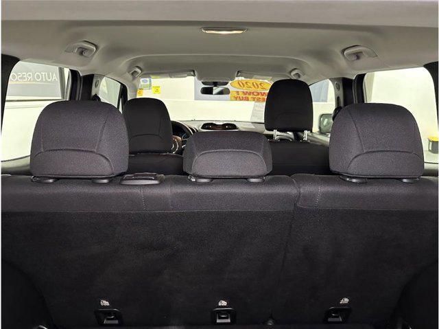 Photo of 2020 Granite Crystal Metallic Clearcoat Jeep Renegade
